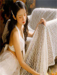 笨蛋测试召唤兽-山东裸坠女生留日记